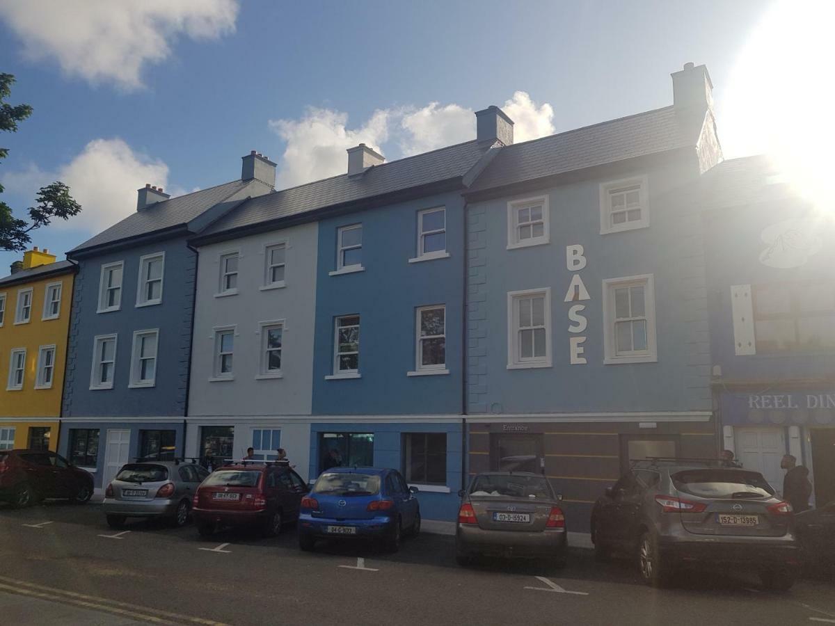 Base Dingle Hotel Exterior foto